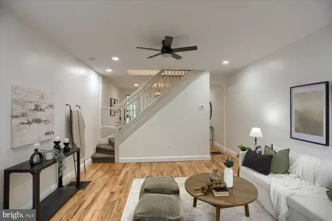 Living - 719 Berry St, Baltimore, MD 21211 photo 1 of 2