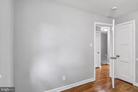 Entry Way - 44 N Athol Ave, Baltimore, MD 21229 photo 8 of 11