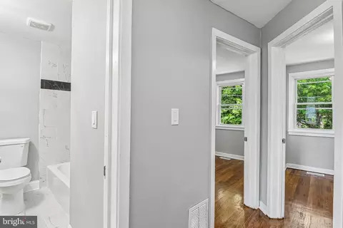 Entry Way - 44 N Athol Ave, Baltimore, MD 21229 photo 11 of 11