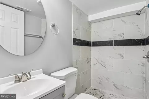 Bath - 44 N Athol Ave, Baltimore, MD 21229 photo 1 of 1