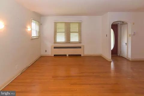Living - 4639 Harcourt Rd, Baltimore, MD 21214 photo 1 of 5