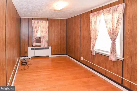 Bedroom - 4639 Harcourt Rd, Baltimore, MD 21214 photo 3 of 5