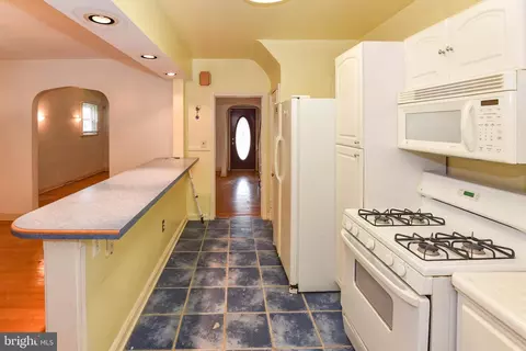 Entry Way - 4639 Harcourt Rd, Baltimore, MD 21214 photo 1 of 5