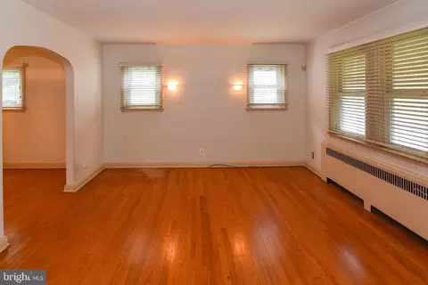 Living - 4639 Harcourt Rd, Baltimore, MD 21214 photo 3 of 5