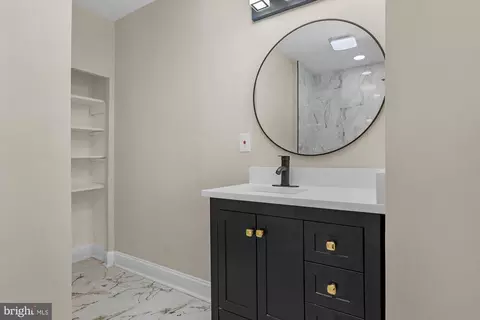 Bath - 3708 W Cold Spring Ln, Baltimore, MD 21215 photo 2 of 3