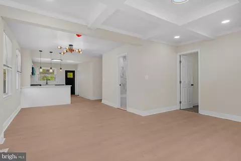 Entry Way - 3708 W Cold Spring Ln, Baltimore, MD 21215 photo 4 of 4