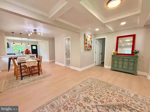 Entry Way - 3708 W Cold Spring Ln, Baltimore, MD 21215 photo 3 of 4