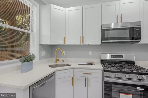 Kitchen - 1518 N Wolfe St, Baltimore, MD 21213 photo 3 of 3