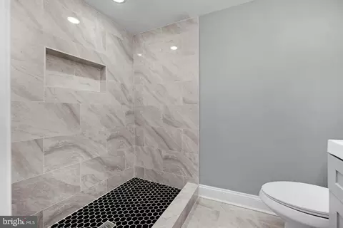 Bath - 1518 N Wolfe St, Baltimore, MD 21213 photo 6 of 7