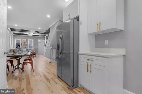 Entry Way - 1518 N Wolfe St, Baltimore, MD 21213 photo 7 of 10