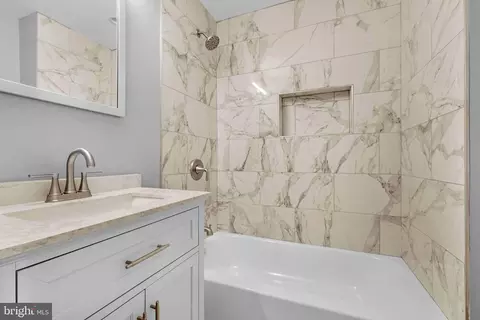 Bath - 1518 N Wolfe St, Baltimore, MD 21213 photo 3 of 7