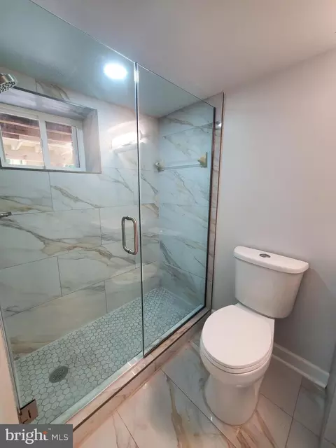 Bath - 2861 W Garrison Ave, Baltimore, MD 21215 photo 11 of 11