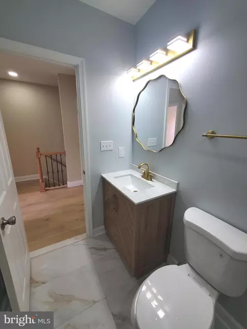 Bath - 2861 W Garrison Ave, Baltimore, MD 21215 photo 7 of 11