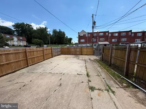 Exterior - 4331 Brehms Ln, Baltimore, MD 21206 photo 2 of 2