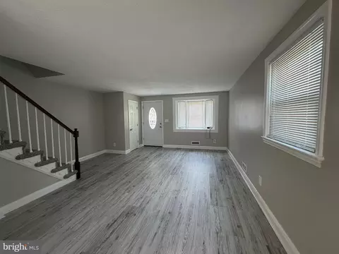Living - 4331 Brehms Ln, Baltimore, MD 21206 photo 1 of 5