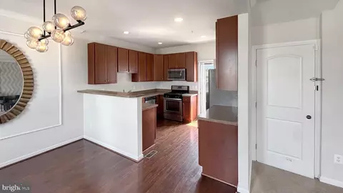 Entry Way - 4415 Cherry Way, Baltimore, MD 21229 photo 1 of 3