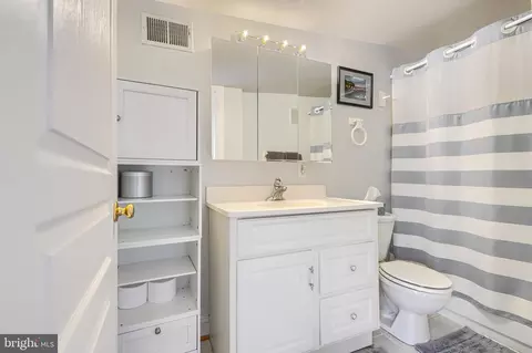 Bath - 110 E Randall St E, Baltimore, MD 21230 photo 3 of 7