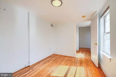 Bedroom - 110 E Randall St E, Baltimore, MD 21230 photo 7 of 7