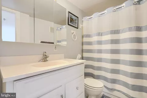 Bath - 110 E Randall St E, Baltimore, MD 21230 photo 4 of 7