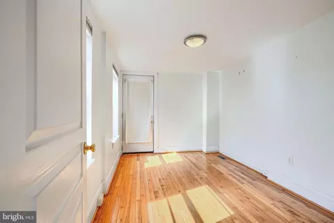 Bedroom - 110 E Randall St E, Baltimore, MD 21230 photo 6 of 7
