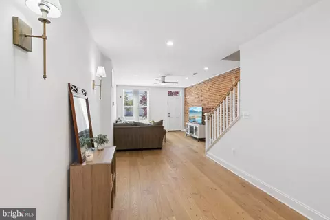 Entry Way - 1353 Hull St, Baltimore, MD 21230 photo 3 of 9