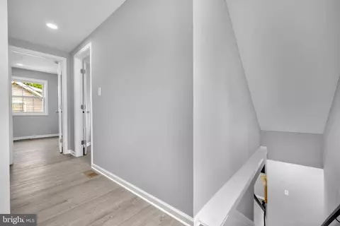 Entry Way - 6016 Sefton Ave, Baltimore, MD 21214 photo 15 of 16