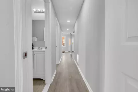 Entry Way - 6016 Sefton Ave, Baltimore, MD 21214 photo 10 of 16