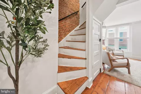 Entry Way - 103 E Cross St E, Baltimore, MD 21230 photo 5 of 8