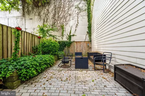 Exterior - 103 E Cross St E, Baltimore, MD 21230 photo 4 of 6