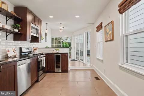 Kitchen - 103 E Cross St E, Baltimore, MD 21230 photo 2 of 4