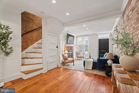Entry Way - 103 E Cross St E, Baltimore, MD 21230 photo 1 of 8