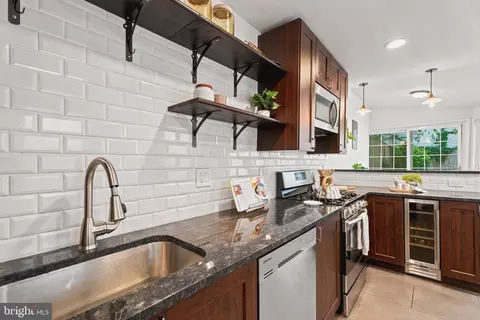 Kitchen - 103 E Cross St E, Baltimore, MD 21230 photo 4 of 4