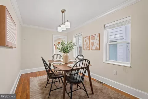 Dining - 103 E Cross St E, Baltimore, MD 21230 photo 1 of 3