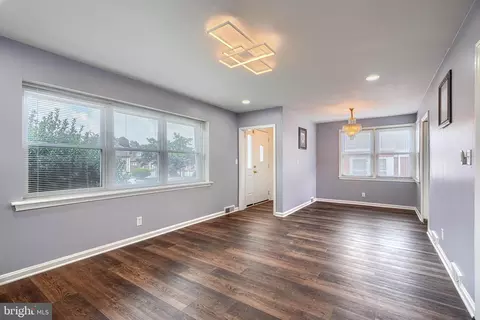 Living - 5709 Key Ave, Baltimore, MD 21215 photo 3 of 4