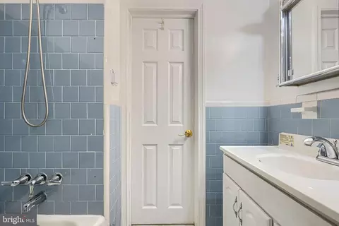 Bath - 5709 Key Ave, Baltimore, MD 21215 photo 3 of 7