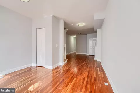 Living - 2511 Mcculloh St, Baltimore, MD 21217 photo 2 of 8