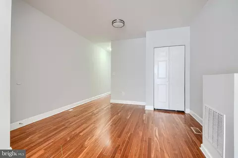 Living - 2511 Mcculloh St, Baltimore, MD 21217 photo 6 of 8