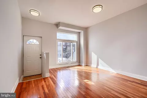 Living - 2511 Mcculloh St, Baltimore, MD 21217 photo 1 of 8