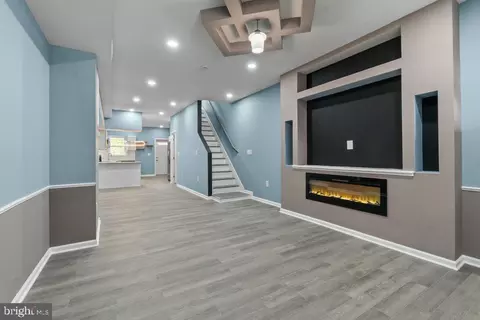 Entry Way - 3109 Sumter Ave, Baltimore, MD 21215 photo 2 of 17