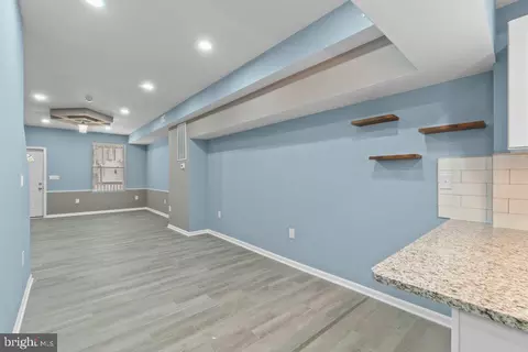 Entry Way - 3109 Sumter Ave, Baltimore, MD 21215 photo 6 of 17