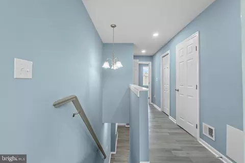 Entry Way - 3109 Sumter Ave, Baltimore, MD 21215 photo 13 of 17