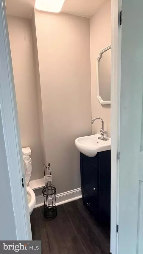 Bath - 1530 Appleton St, Baltimore, MD 21217 photo 1 of 5