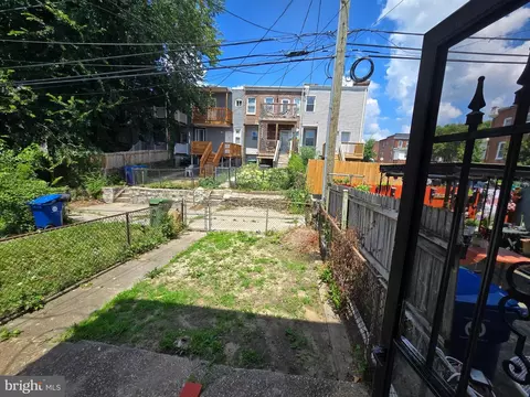 Exterior - 2562 Robb St, Baltimore, MD 21218 photo 5 of 5