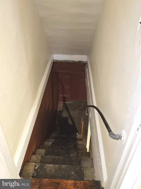 Entry Way - 2562 Robb St, Baltimore, MD 21218 photo 4 of 4