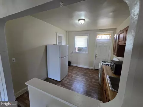 Entry Way - 2562 Robb St, Baltimore, MD 21218 photo 2 of 4