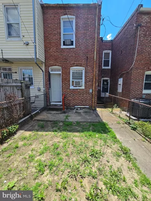 Exterior - 2562 Robb St, Baltimore, MD 21218 photo 4 of 5