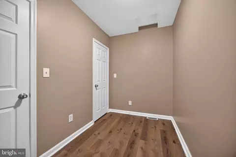 Entry Way - 3712 E Lombard St, Baltimore, MD 21224 photo 13 of 16