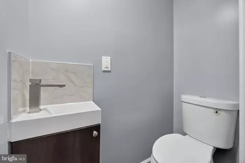 Bath - 3712 E Lombard St, Baltimore, MD 21224 photo 1 of 2