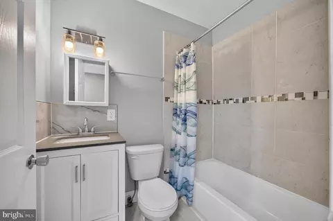 Bath - 3712 E Lombard St, Baltimore, MD 21224 photo 2 of 2