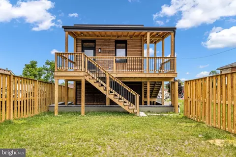 Exterior - 1129 Unit B Monroe Cir, Baltimore, MD 21225 photo 6 of 6